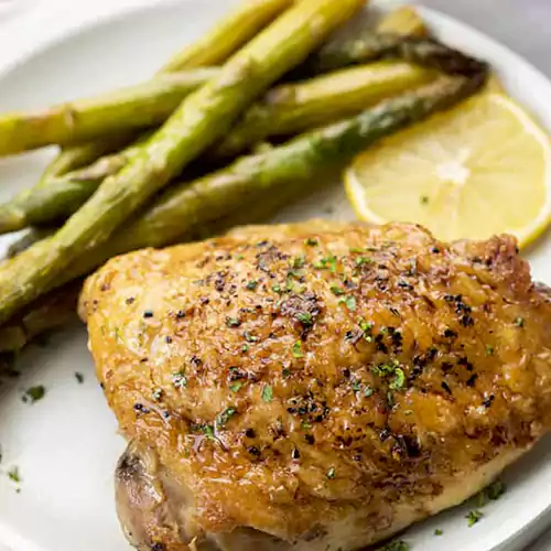 Garlic Butter Chicken Thighs with Asparagus 2