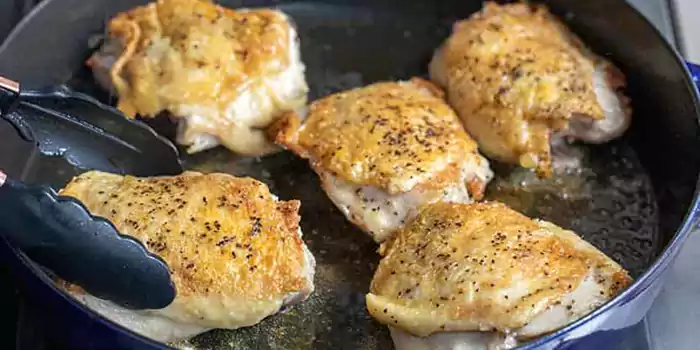 Garlic Butter Chicken Thighs with Asparagus 3